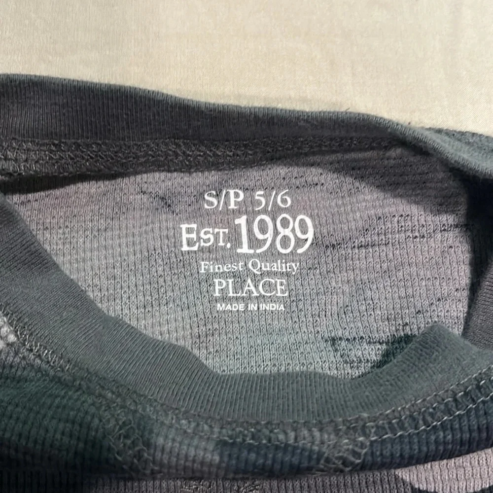 The Children’s Place Boys Grey Camo Long‎ Sleeve Thermal Shirt Small 5/6